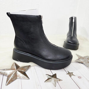 Portland Boot Company Women's Lug Sole Front Zip Boots black leather 9.5 NEW